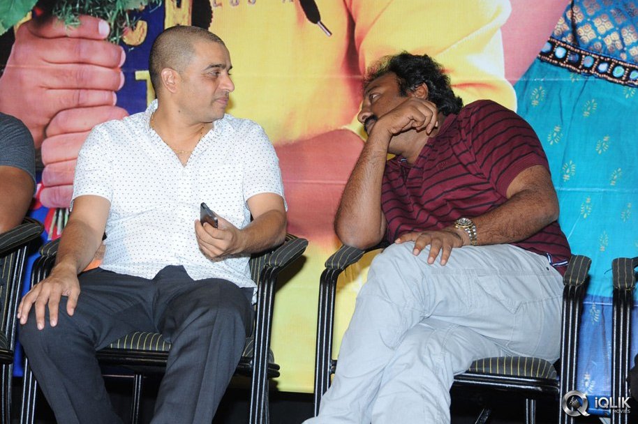 Iam-in-Love-Movie-Platinum-Disc-Function